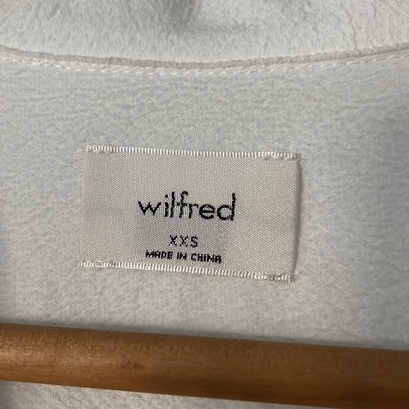 Aritzia Wilfred sheer blouse - Picture 3 of 6